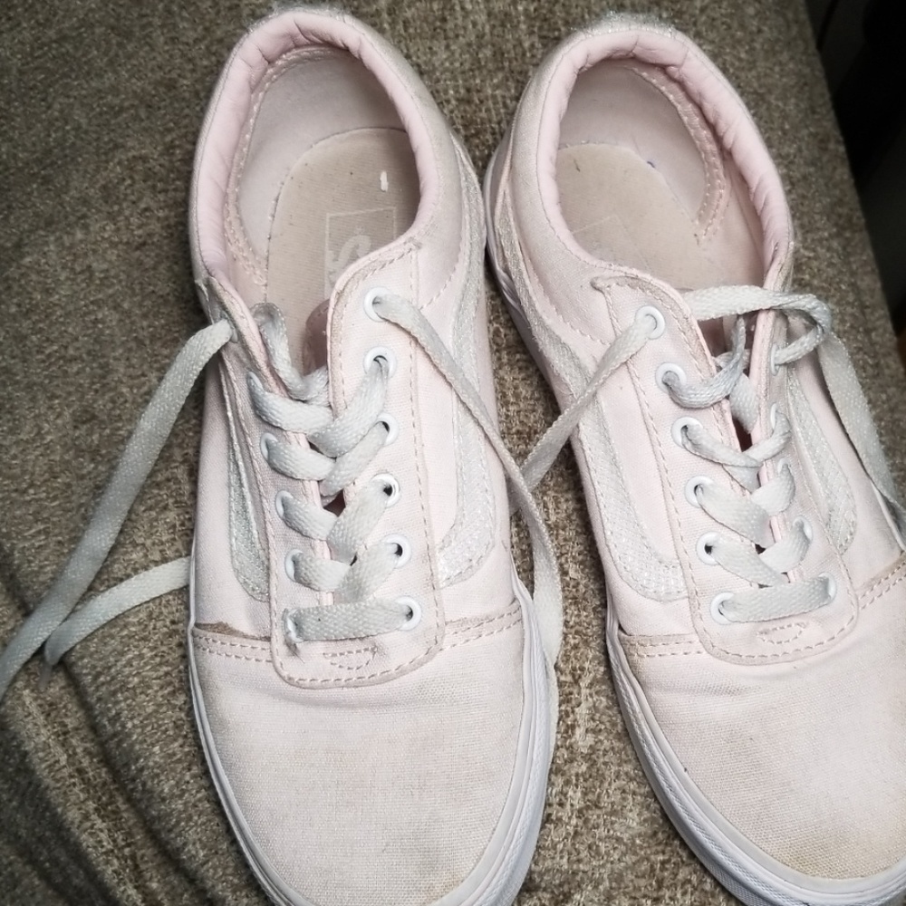 Vans - Picture 3 of 7
